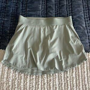 NEW Aritzia TNA Athletic Skirt